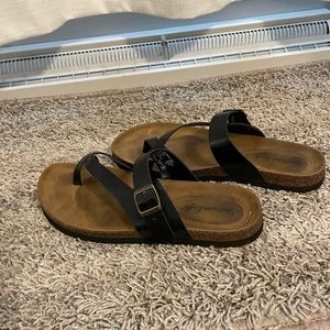 Womens american eagle sandals size 9